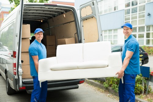Removalists helping a Dulwich homeowner prepare for a local house move