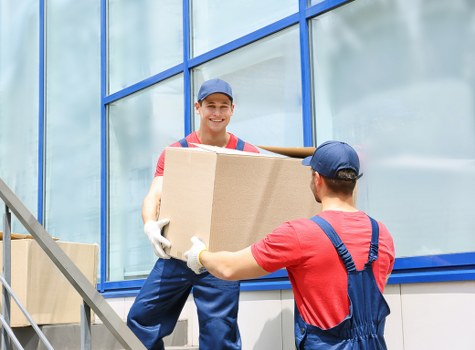 Local office removals team managing access in Dulwich